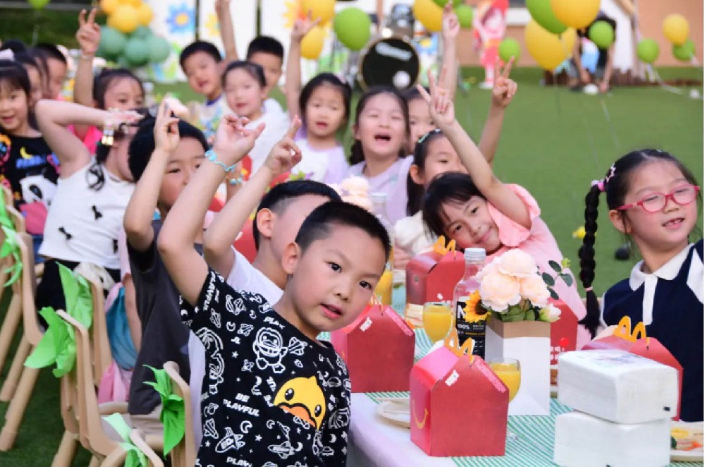 星辰入梦，勇敢相伴 | 梁丰贝灵幼儿园开展毕业季留宿活动