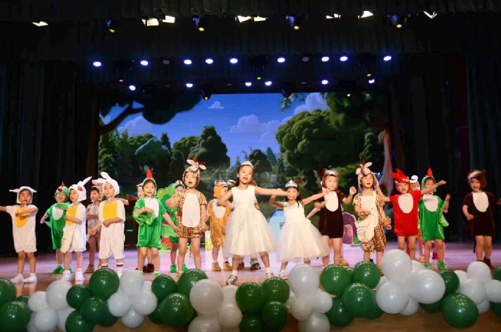 追光逐梦，一路生花｜梁丰贝灵幼儿园2025届大班毕业典礼暨夏日汇演璀璨落幕